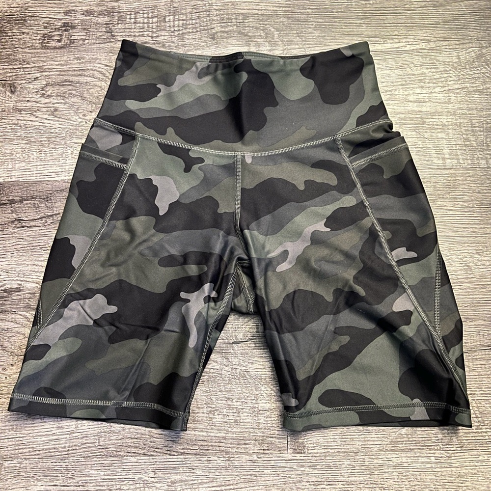 Old Navy Active Camouflage Biker Shorts